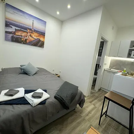 Global City Studio Belgrado Esterno foto
